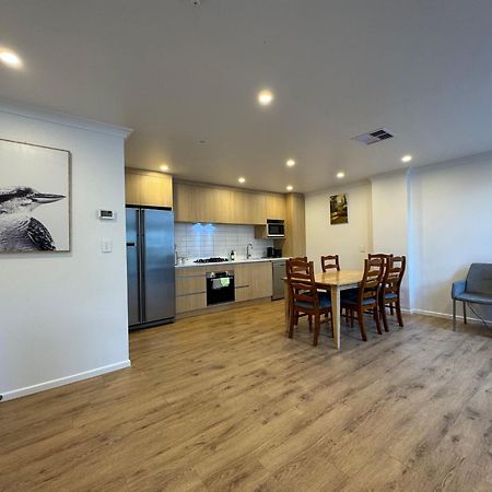 No Party Allowed, Entire Brand New 3 Bedroom Townhouse, Free Unlimited Fibre Wifi And Free Parking Wellington Buitenkant foto