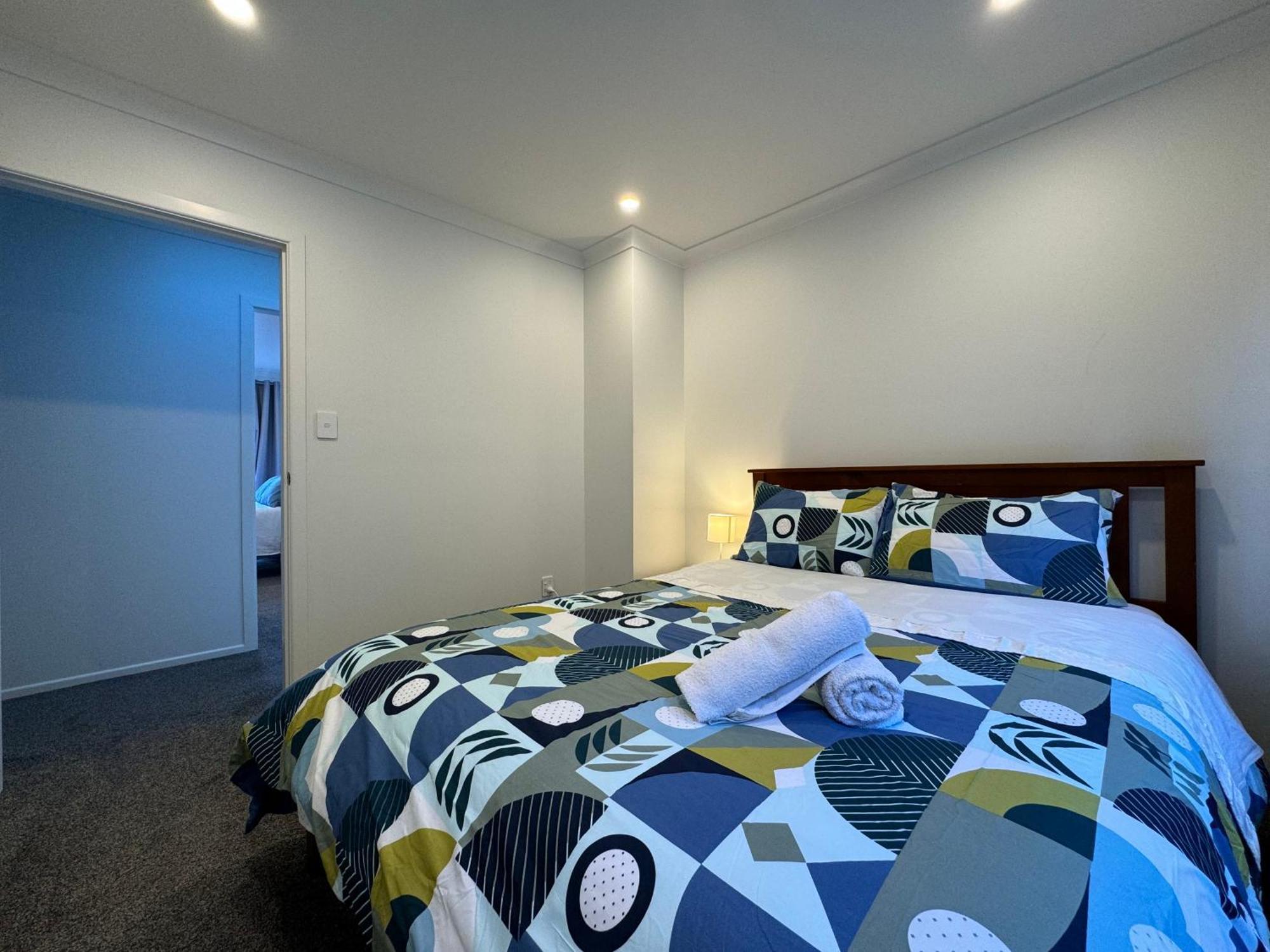 No Party Allowed, Entire Brand New 3 Bedroom Townhouse, Free Unlimited Fibre Wifi And Free Parking Wellington Buitenkant foto