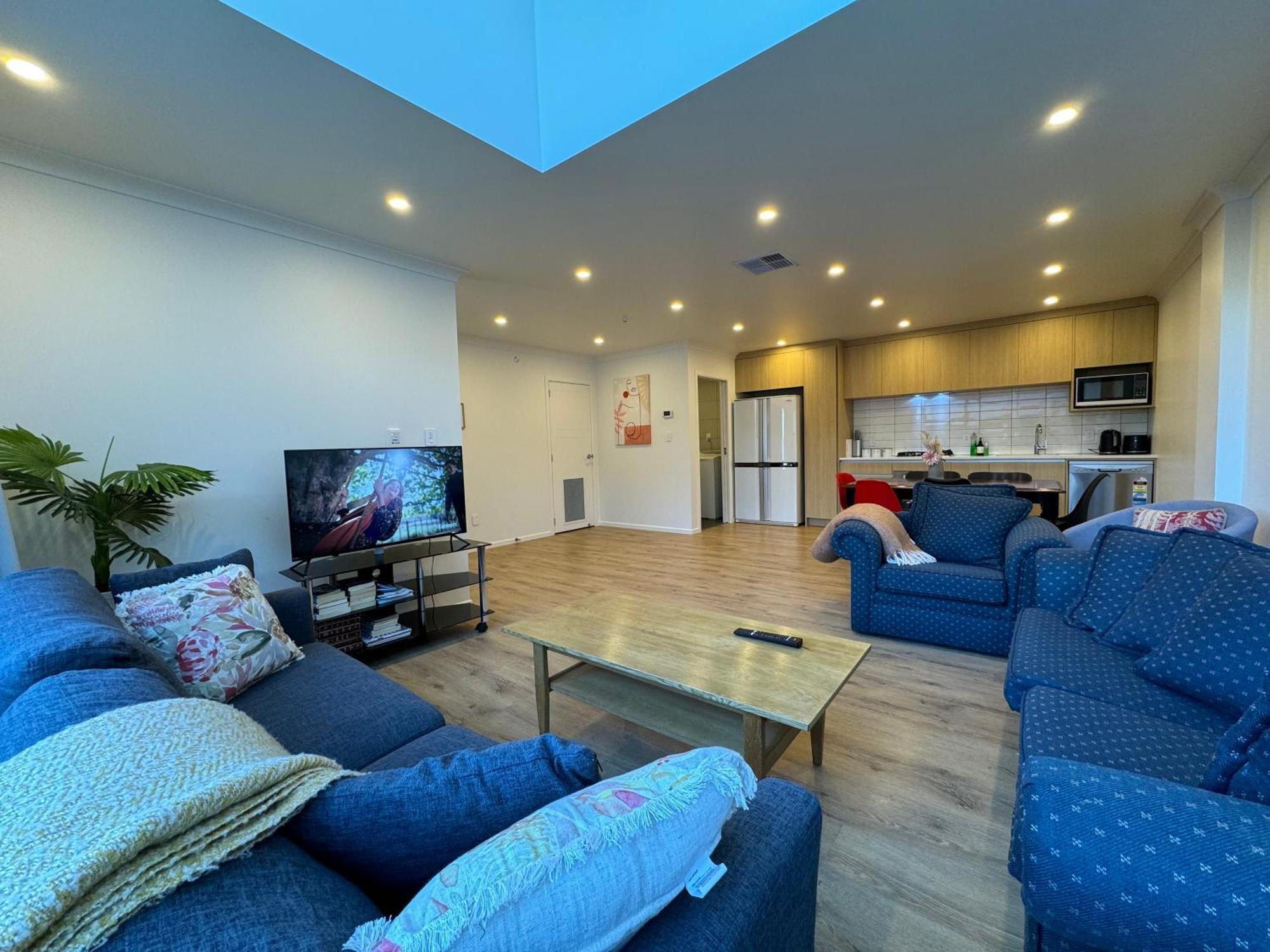 No Party Allowed, Entire Brand New 3 Bedroom Townhouse, Free Unlimited Fibre Wifi And Free Parking Wellington Buitenkant foto