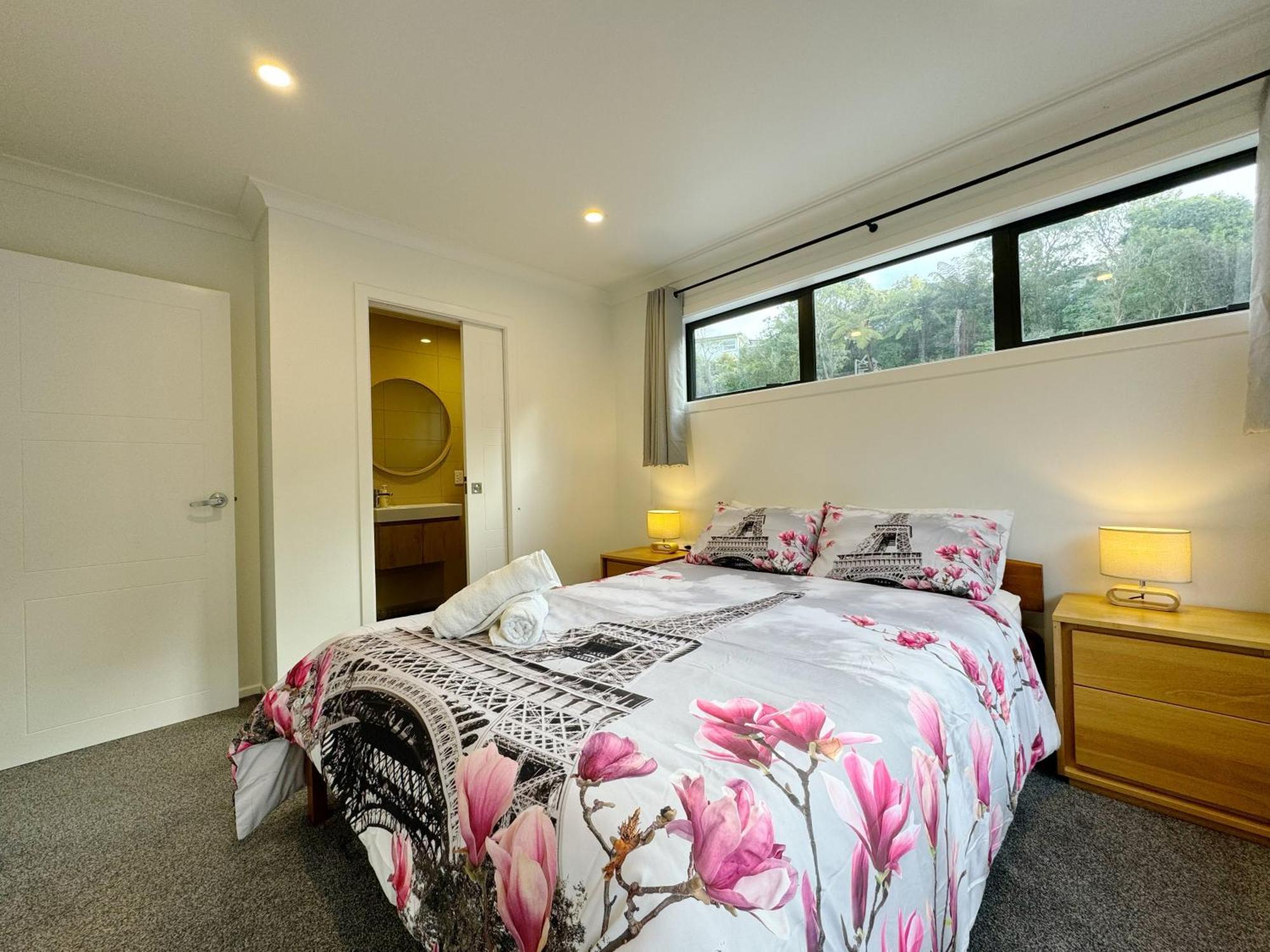No Party Allowed, Entire Brand New 3 Bedroom Townhouse, Free Unlimited Fibre Wifi And Free Parking Wellington Buitenkant foto