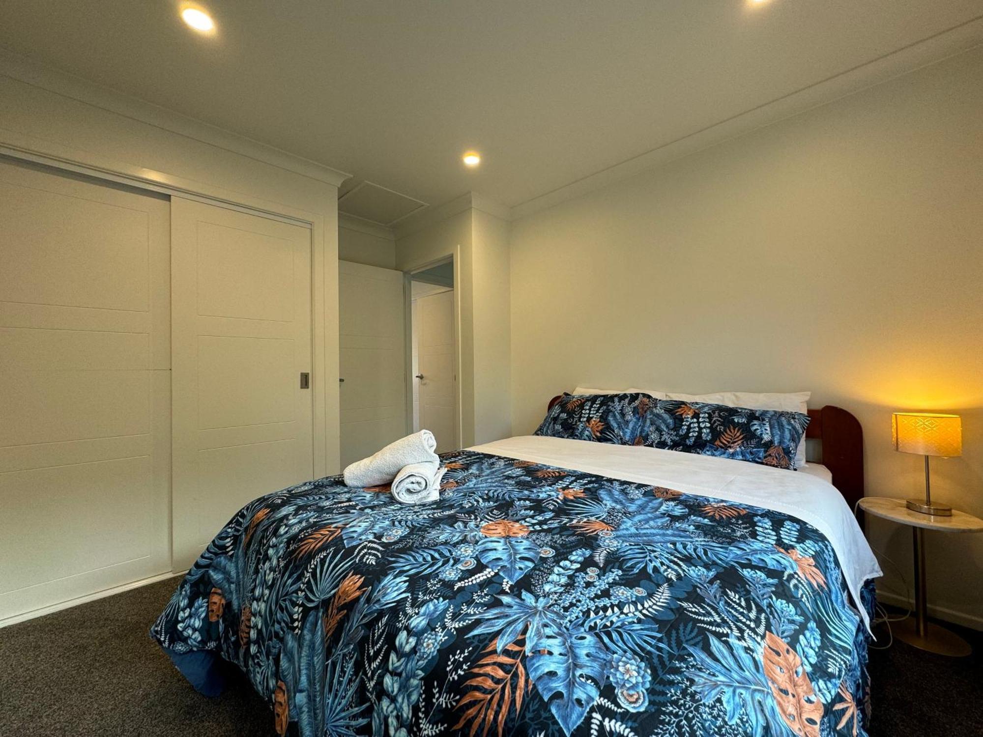 No Party Allowed, Entire Brand New 3 Bedroom Townhouse, Free Unlimited Fibre Wifi And Free Parking Wellington Buitenkant foto