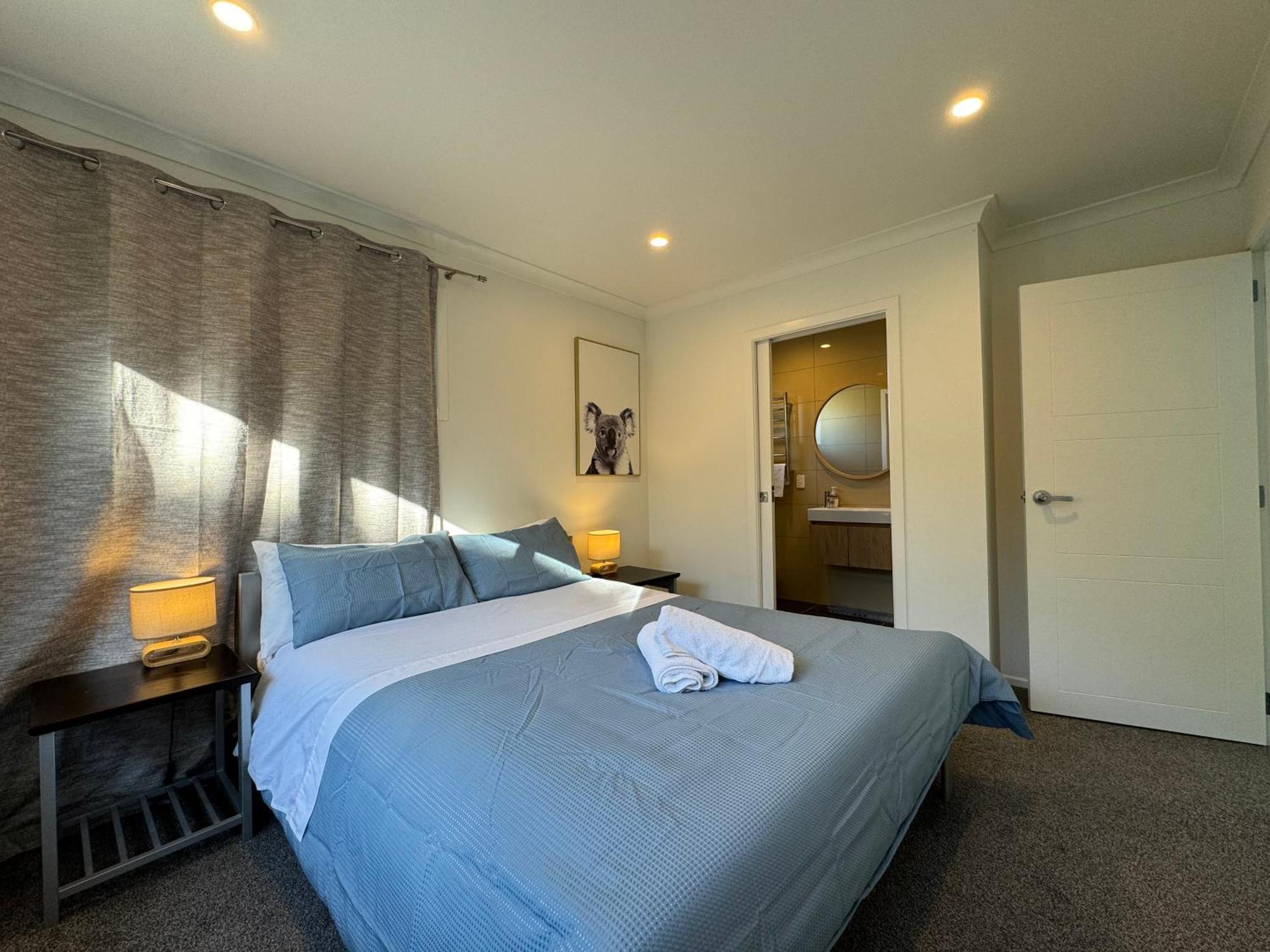 No Party Allowed, Entire Brand New 3 Bedroom Townhouse, Free Unlimited Fibre Wifi And Free Parking Wellington Buitenkant foto