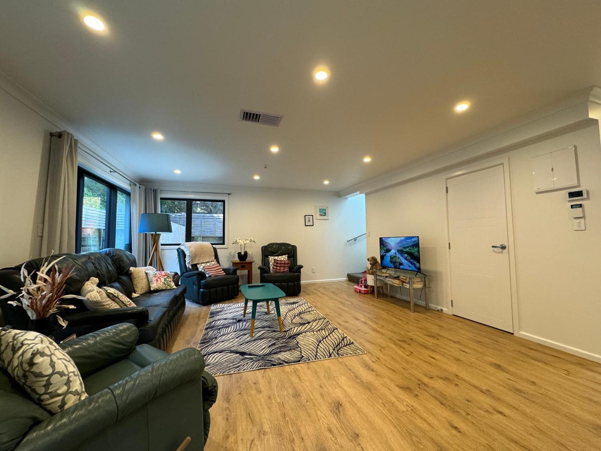 No Party Allowed, Entire Brand New 3 Bedroom Townhouse, Free Unlimited Fibre Wifi And Free Parking Wellington Buitenkant foto