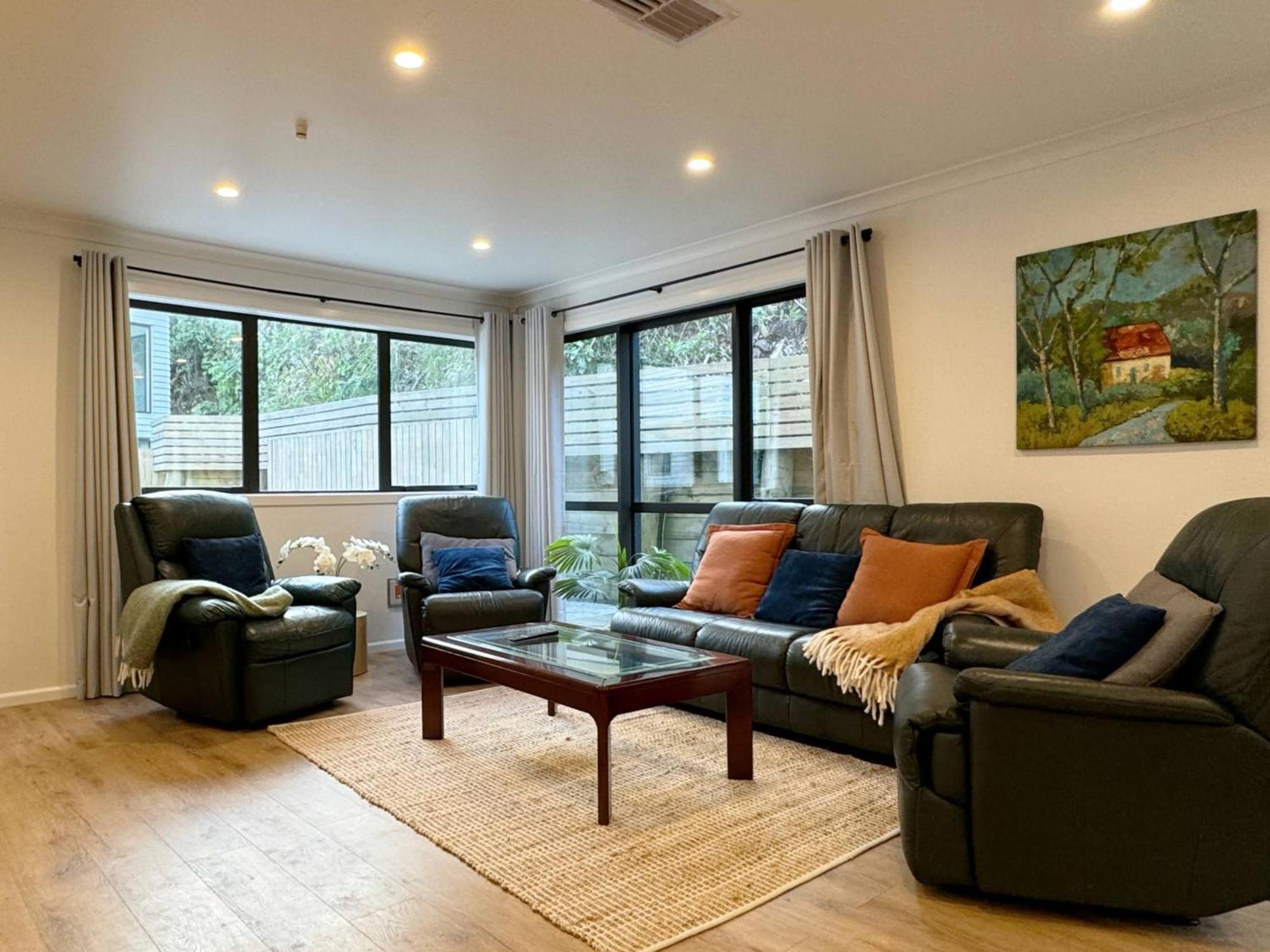 No Party Allowed, Entire Brand New 3 Bedroom Townhouse, Free Unlimited Fibre Wifi And Free Parking Wellington Buitenkant foto