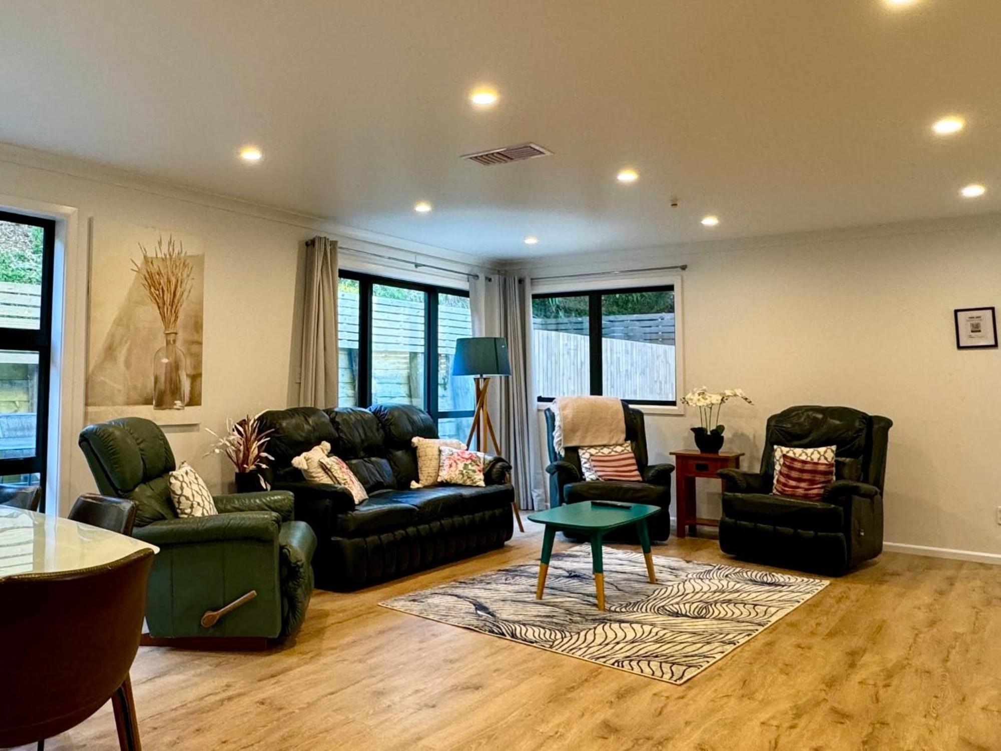 No Party Allowed, Entire Brand New 3 Bedroom Townhouse, Free Unlimited Fibre Wifi And Free Parking Wellington Buitenkant foto