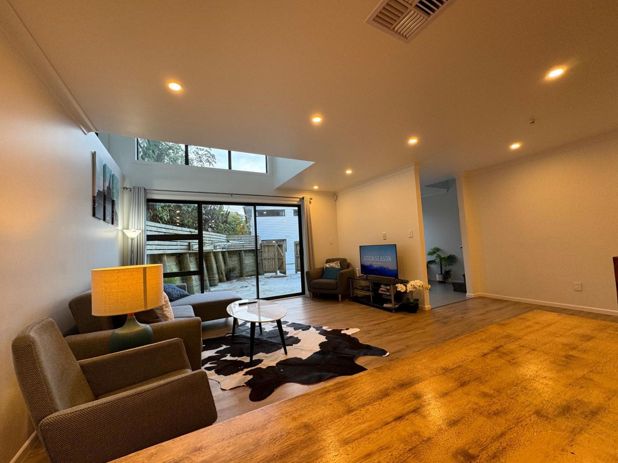 No Party Allowed, Entire Brand New 3 Bedroom Townhouse, Free Unlimited Fibre Wifi And Free Parking Wellington Buitenkant foto
