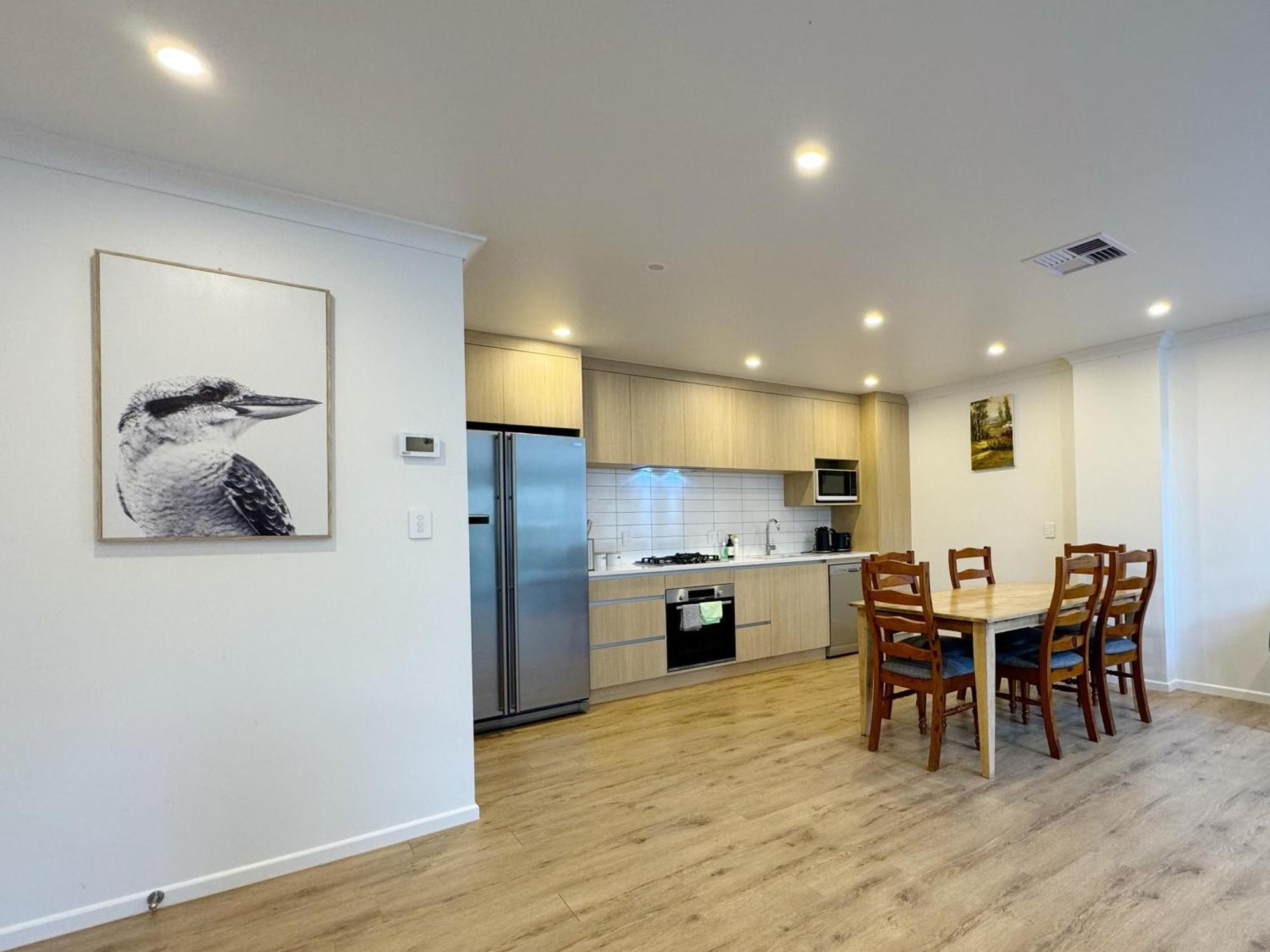 No Party Allowed, Entire Brand New 3 Bedroom Townhouse, Free Unlimited Fibre Wifi And Free Parking Wellington Buitenkant foto