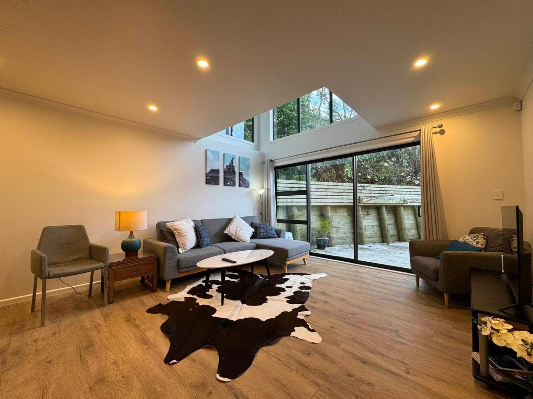 No Party Allowed, Entire Brand New 3 Bedroom Townhouse, Free Unlimited Fibre Wifi And Free Parking Wellington Buitenkant foto